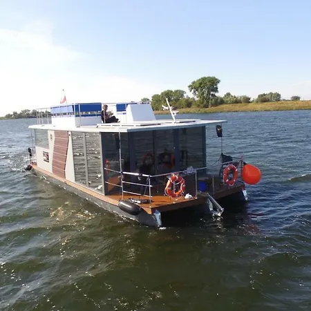 Houseboat Hotel Blotnik Exterior photo